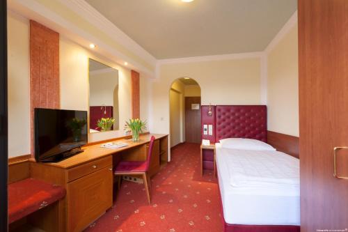 1 twin bed
