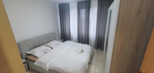 5th Floor Oasis 2 Badroom Apartment