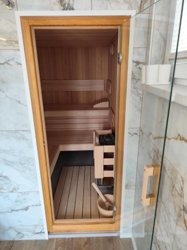 Sauna, Hiška Romanca (Hiska Romanca) in Grahovo