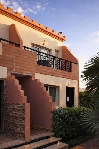 Calme, confort, piscine, parking, proche de la plage in Sidi Bouzid