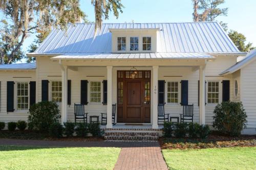Exterior view, Montage Palmetto Bluff in Bluffton (SC)