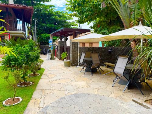 ระเบียง/ชานเรือน, Pousada Margerie Ubatuba - Ítagua (Pousada Margerie Ubatuba - Itagua) in ปรายา โด อิตากวา