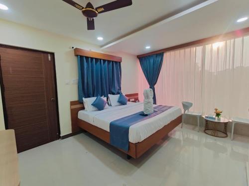 Hotel Elite Walker Town near Peddamma Temple