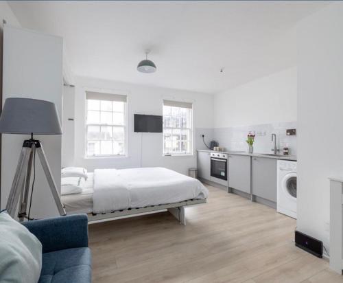 Castle Apartment G2, Edinburgh