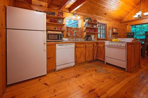 Cherokee Ridge Cabin Near The Ocoee River in Ocoee, USA