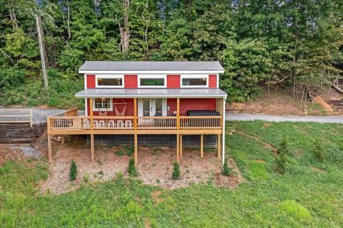 The Red Roost Cabin