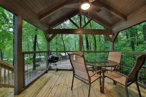 Martha Cabin Tiny Cabin By Downtown Chattanooga in Chattanooga, USA