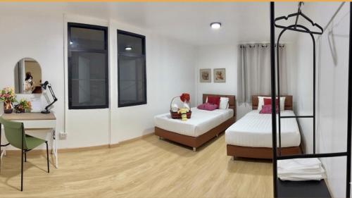room detail thumbnail 0