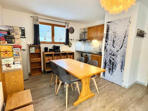 Magnifique T3 rénové 4-6 pers avec terrasse, pied des pistes, wifi gratuit, équipements complets - FR-1-265-165