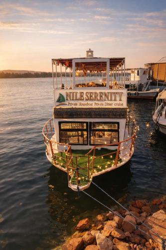 House Boat Nile Serenity – khách sạn tại Trung tâm thành phố Aswan
