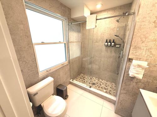 Grand Luxury Center City 2BR and 2Bath Apartment - image 3