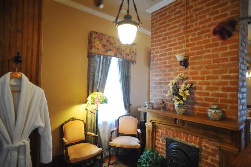 HH Whitney House - A Bed & Breakfast on the Historic Esplanade - image 5