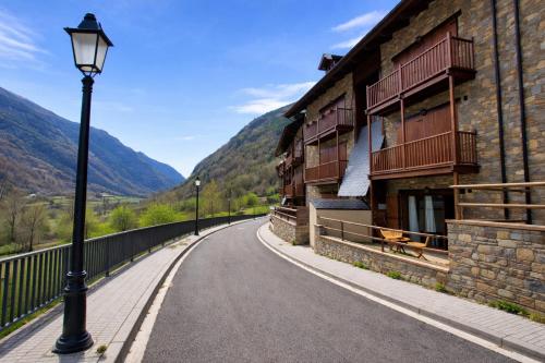 Skats, Apartamento Vall Fosca con espectaculares vistas y jardín privado (Apartamento Vall Fosca con espectaculares vistas y jardin privado) in Torre de Capdella