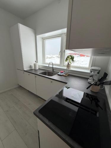Private apartment with panoramic ocean views in ลูลิสซัท
