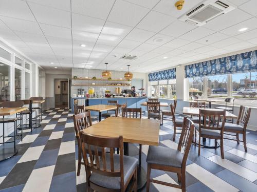 Cherry Tree Inn & Suites in Traverse City, USA