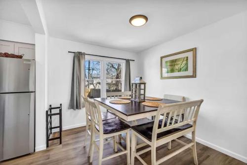 113 Madison Ave, Cuyahoga Falls in كيوياهوجا فالز