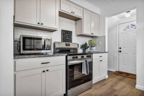 113 Madison Ave, Cuyahoga Falls in كيوياهوجا فالز