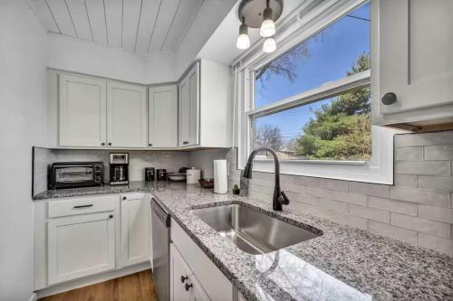 113 Madison Ave, Cuyahoga Falls in كيوياهوجا فالز