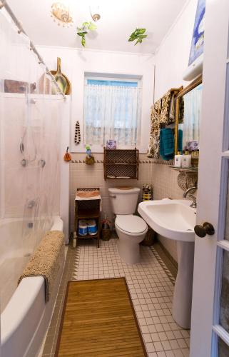Hale Kawehi Guesthouse