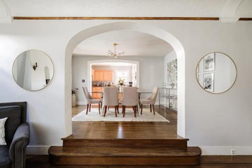 Unique Bungalow W/ Hot Spa In Dt - California