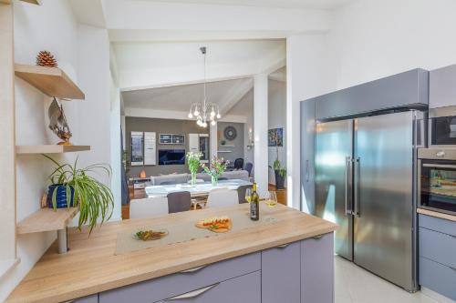 廚房, Mimice Hills Luxury Penthouse 229 m2, Panoramic Wrap Terrace, Jacuzzi,BBQ in 米米采