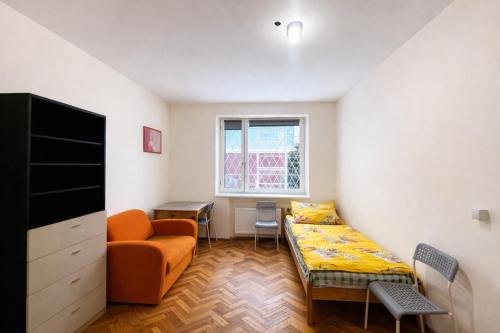 Macedonia Home, Warszawa