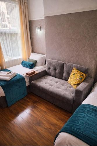room detail thumbnail 0