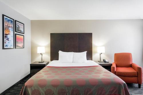 Ramada by Wyndham Monterey Room Type - King Room with Mobility/Hearing Impaired Access - Non-Smoking Ramada by Wyndham Monterey Room Type - King Room with Mobility/Hearing Impaired Access - Non-Smoking