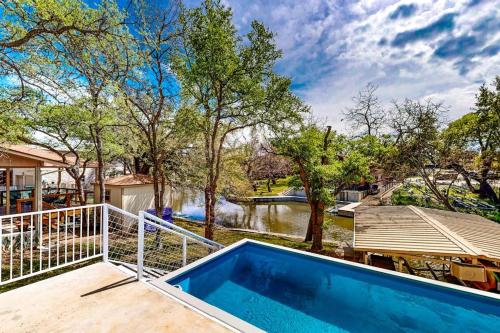 Treetop on LBJ in Kingsland (TX)