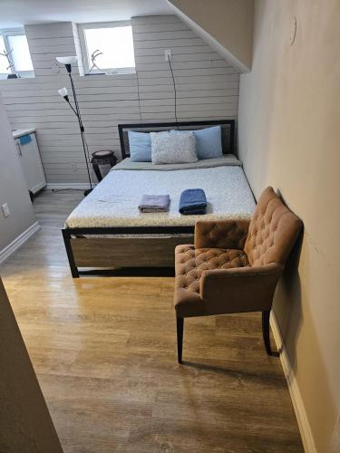Private FIFA SUITE-Attached Bath,Private Coffee Station-Private Parking-Walking to BMO STADIUM TRAIN – khách sạn tại Khu Trước Cảng