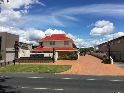 Exterior view of Ascot On Fenton Hotel