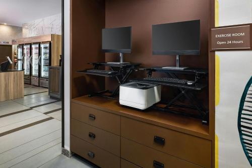 SpringHill Suites by Marriott New York Queens - image 14