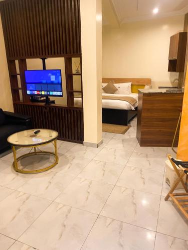 Suite, executive