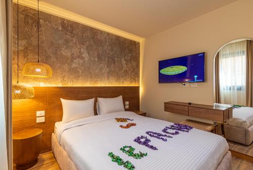 LE Pacha BoutiQue Hotel - image 13