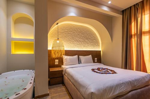 LE Pacha BoutiQue Hotel - image 8