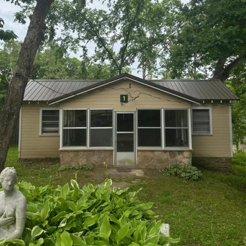 Cabin #1 on Meramec River in 古巴