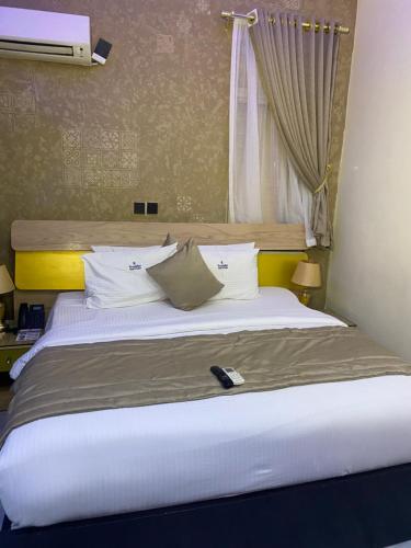 Single room, large
