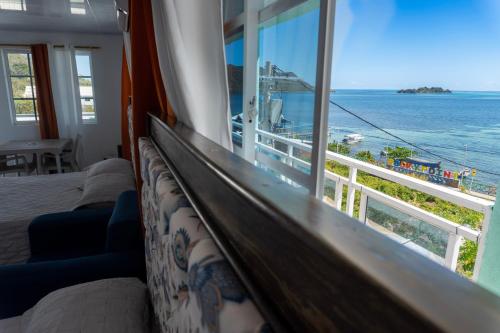 Bližnja okolica, Posada Three Cay Suites in La Paz