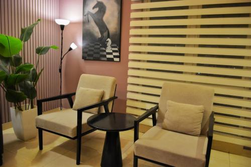 Goldcrest Mall and Residency - Family Three Bedroom Apartment - Free Parking - main image