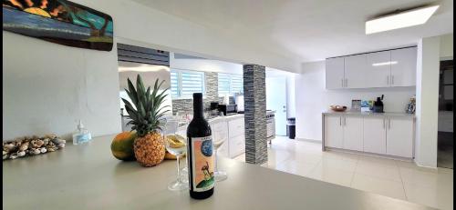 Jobos Beach House - Steps from the beach! in San Antonio (PR)