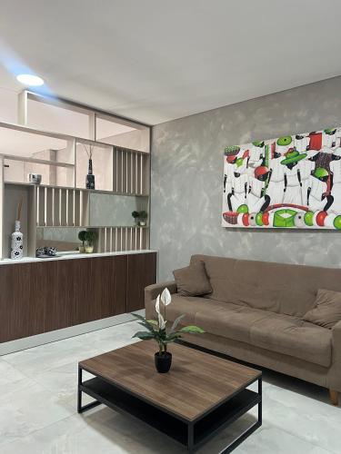 . Estudio Moderno en Zona Top