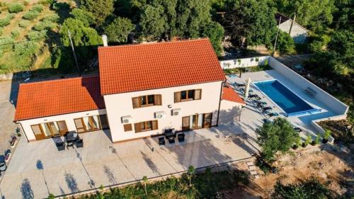 Viesnīcas āriene, Family friendly house with a swimming pool Drnis, Zagora - 25275 in Drniš