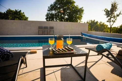 Family friendly house with a swimming pool Drnis, Zagora - 25275 in Drniš