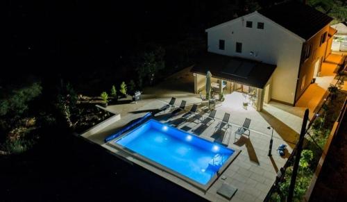 Family friendly house with a swimming pool Drnis, Zagora - 25275 in Drniš