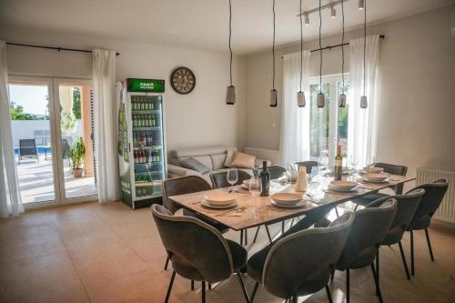 Iekārtas, Family friendly house with a swimming pool Drnis, Zagora - 25275 in Drniš