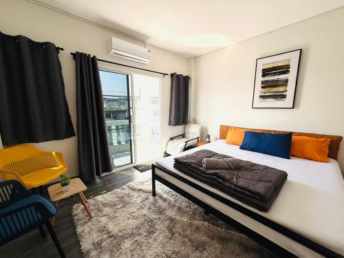 ฮีผี โฮสเทล บุรีรัมย์ (Hee Pee Hostel Buriram) in บุรีรัมย์