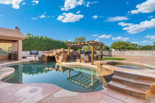 Mystic Desert Stay • Litchfield Park • Pool & Spa in 利奇菲爾德公園