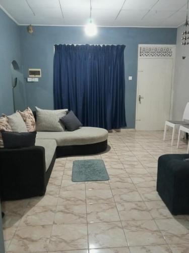 888 Apartment – khách sạn tại Pamburana