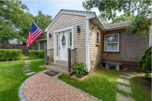The Edgartown Escape - image 10