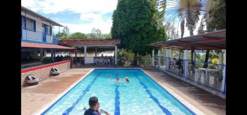 . El Trapiche hospedaje y restaurante